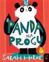 Panda na progu chicago polish bookstore