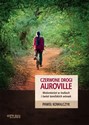Czerwone drogi Auroville. Wolontariat w Indiach..  bookstore