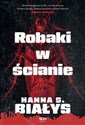 Robaki w ścianie Wielkie Litery  